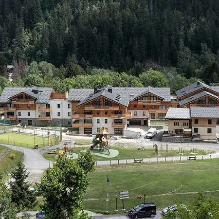 Cosy 2-4 Pers Avec Terrasse, Parking Et Wifi A Champagny-en-vanoise - Fr-1-638-8 Apartment La Plagne