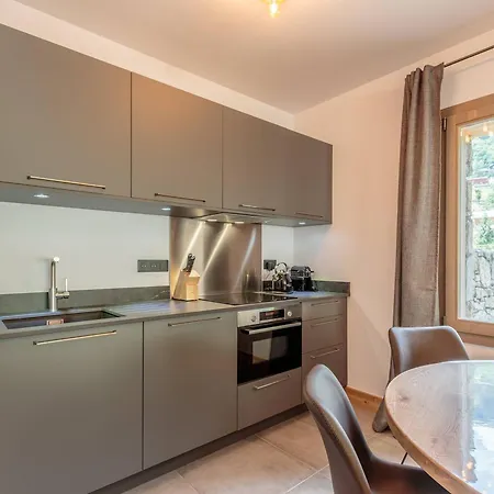 Apartment Cosy 2-4 Pers Avec Terrasse, Parking Et Wifi A Champagny-en-vanoise - Fr-1-638-8 La Plagne